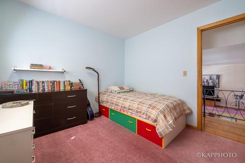 631 Beau Ct, Des Plaines, IL 60016 photo 11