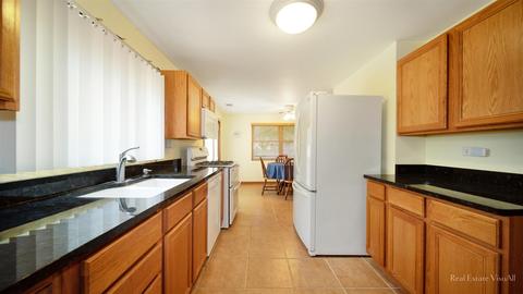 1210 Charles Ave, Algonquin, IL 60102 photo 6
