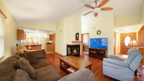 1210 Charles Ave, Algonquin, IL 60102 photo 4