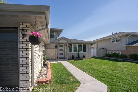 7713 W 80th Pl, Bridgeview, IL 60455 photo 2