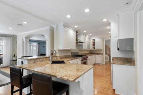 2720 Harrison St, Evanston, IL 60201 photo 8