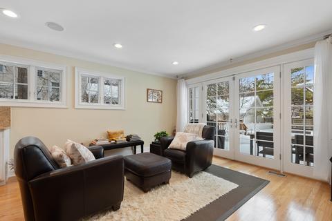 2720 Harrison St, Evanston, IL 60201 photo 10