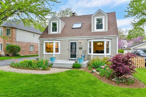 1927 Evergreen St, Wheaton, IL 60187 photo 2