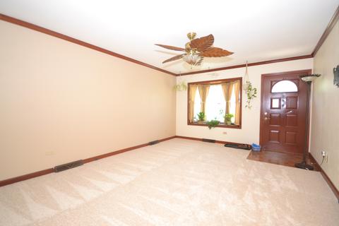 325 S Gale St, Elgin, IL 60123 photo 2