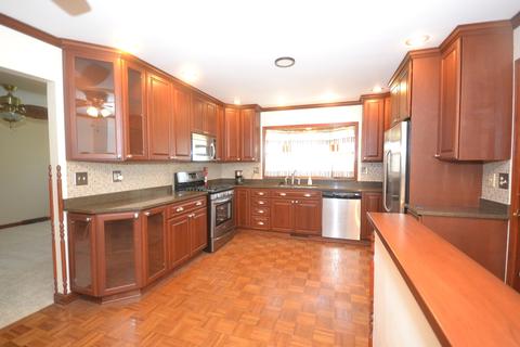 325 S Gale St, Elgin, IL 60123 photo 5