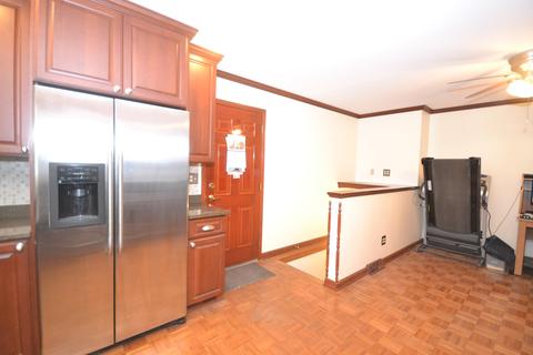 325 S Gale St, Elgin, IL 60123 photo 6