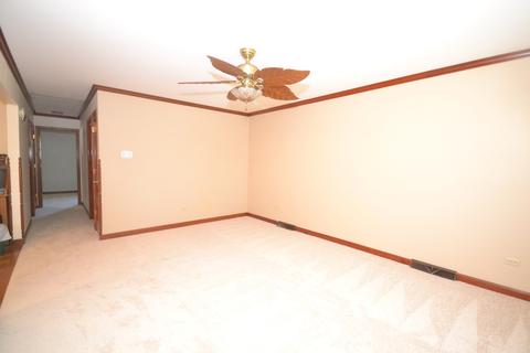325 S Gale St, Elgin, IL 60123 photo 3