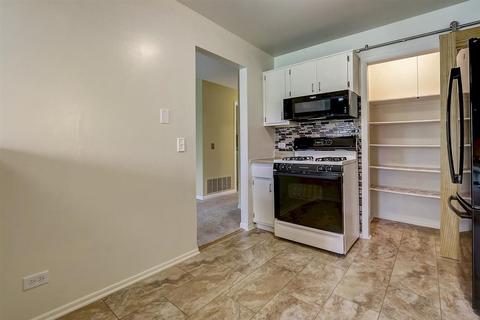 1020 Ferndale Ct #C2, Wheeling, IL 60090 photo 12