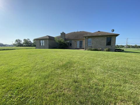 37 W042 Hopps Rd, Elgin, IL 60124 photo 2