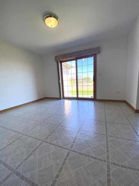 37 W042 Hopps Rd, Elgin, IL 60124 photo 11