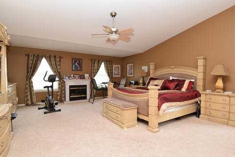 124 Summit Dr, Gilberts, IL 60136 photo 9