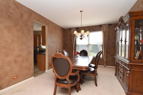 124 Summit Dr, Gilberts, IL 60136 photo 4