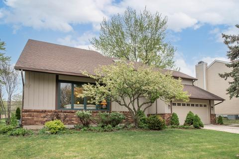 2485 Lakeside Dr, Aurora, IL 60504 photo 2