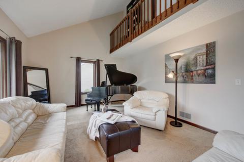 2485 Lakeside Dr, Aurora, IL 60504 photo 4