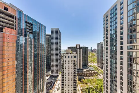 420 E Waterside Dr #2902, Chicago, IL 60601 photo 7