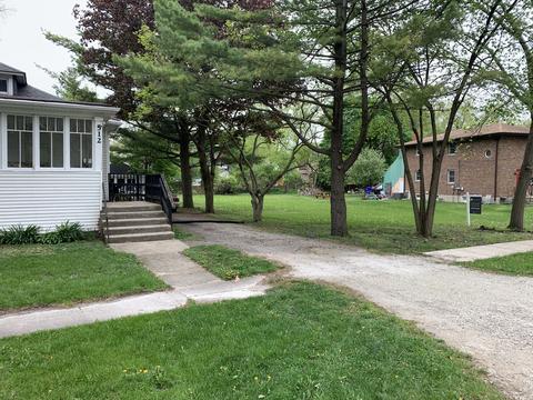 512 Crescent St, Wheaton, IL 60187 photo 2
