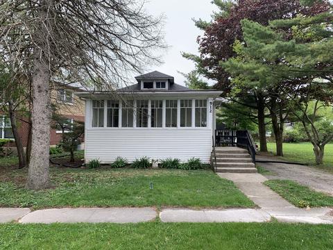 512 Crescent St, Wheaton, IL 60187 photo 1