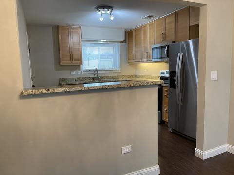 628 Cobblestone Cir #B, Glenview, IL 60025 photo 5