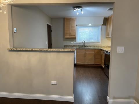 628 Cobblestone Cir #B, Glenview, IL 60025 photo 4