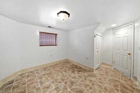 6920 S Artesian Ave, Chicago, IL 60629 photo 19