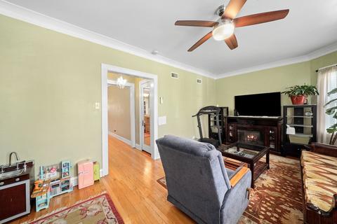 6920 S Artesian Ave, Chicago, IL 60629 photo 5
