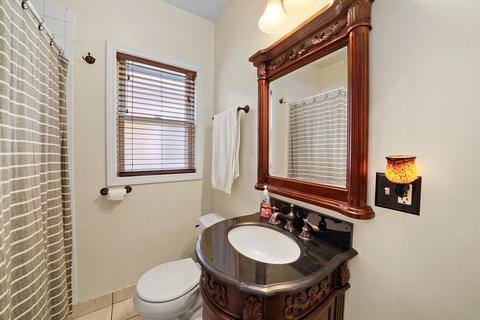 6920 S Artesian Ave, Chicago, IL 60629 photo 17