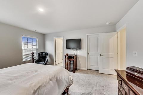 81 Nicholas Dr W, Des Plaines, IL 60016 photo 21