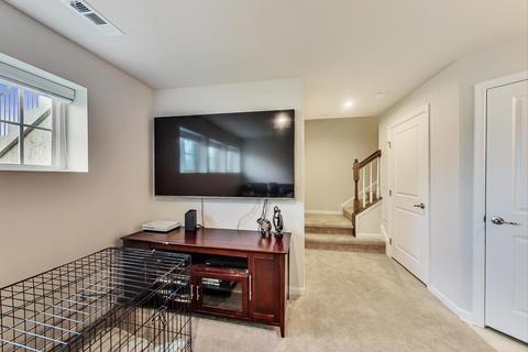 81 Nicholas Dr W, Des Plaines, IL 60016 photo 33