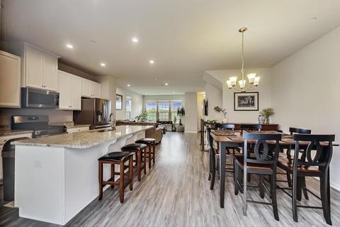 81 Nicholas Dr W, Des Plaines, IL 60016 photo 8