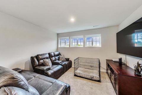 81 Nicholas Dr W, Des Plaines, IL 60016 photo 35