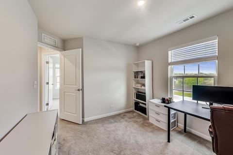 81 Nicholas Dr W, Des Plaines, IL 60016 photo 28