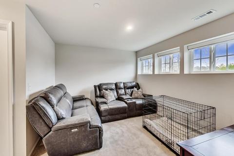 81 Nicholas Dr W, Des Plaines, IL 60016 photo 32