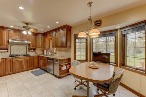22711 Lahon Rd, Steger, IL 60475 photo 4