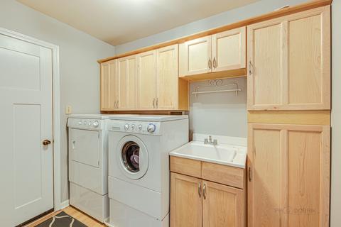 8653 Pearson Dr, Darien, IL 60561 photo 15