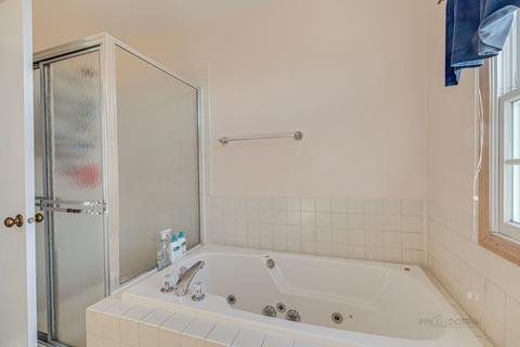 8653 Pearson Dr, Darien, IL 60561 photo 20