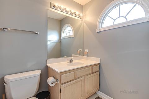 8653 Pearson Dr, Darien, IL 60561 photo 22