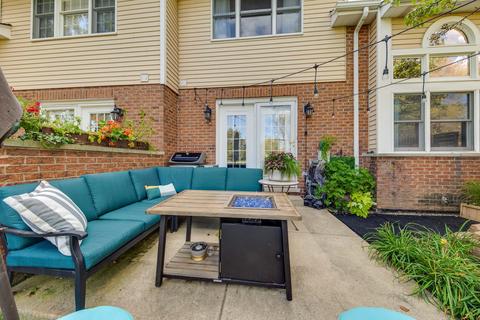 8653 Pearson Dr, Darien, IL 60561 photo 29
