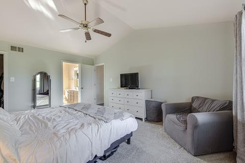 8653 Pearson Dr, Darien, IL 60561 photo 18