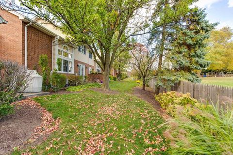 8653 Pearson Dr, Darien, IL 60561 photo 32