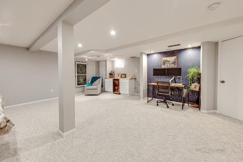 8653 Pearson Dr, Darien, IL 60561 photo 25