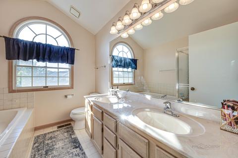 8653 Pearson Dr, Darien, IL 60561 photo 19