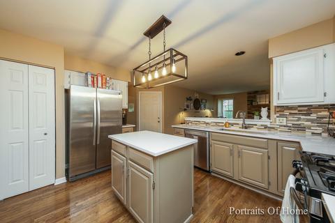 21 Tamarack Ct, Cary, IL 60013 photo 4