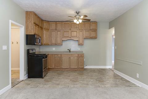 1205 S Main St, Bloomington, IL 61701 photo 4