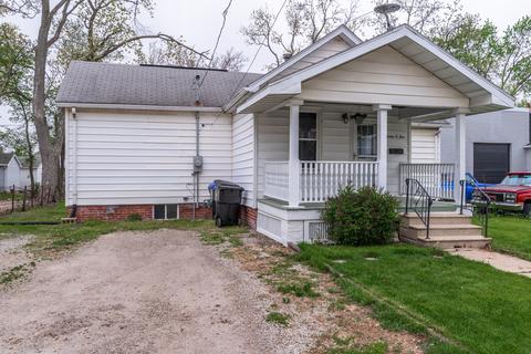 1205 S Main St, Bloomington, IL 61701 photo 2