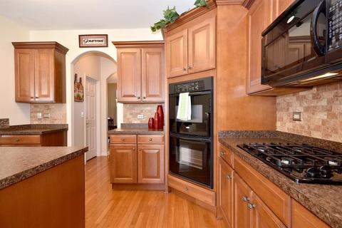 3310 Rumsford Blvd, Elgin, IL 60124 photo 9