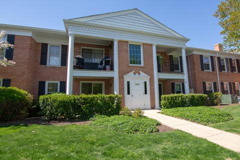 563 Shorely Dr #102, Barrington, IL 60010 photo 2