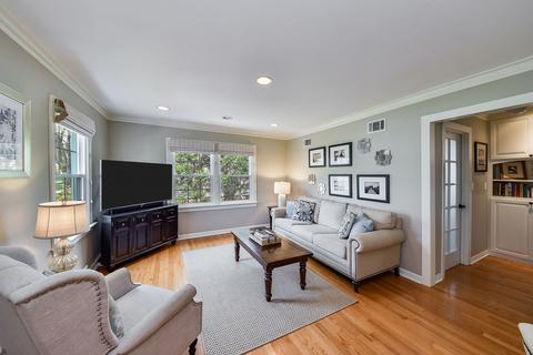 303 S Summit St S, Wheaton, IL 60187 photo 5