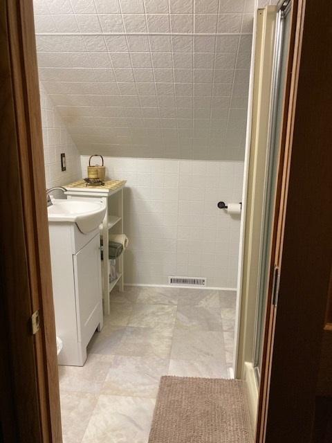 214 E Hamilton Ave, Watseka, IL 60970 photo 21