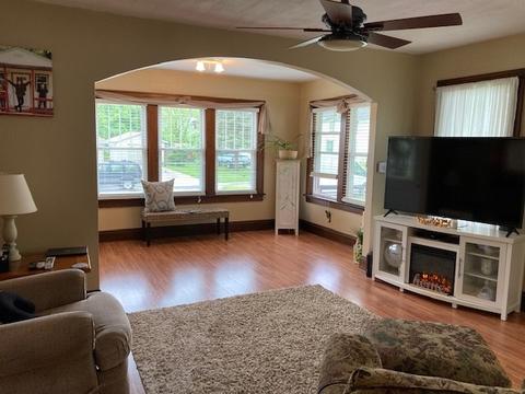214 E Hamilton Ave, Watseka, IL 60970 photo 8