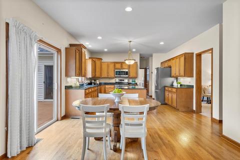 1918 Stoddard Ave, Wheaton, IL 60187 photo 4